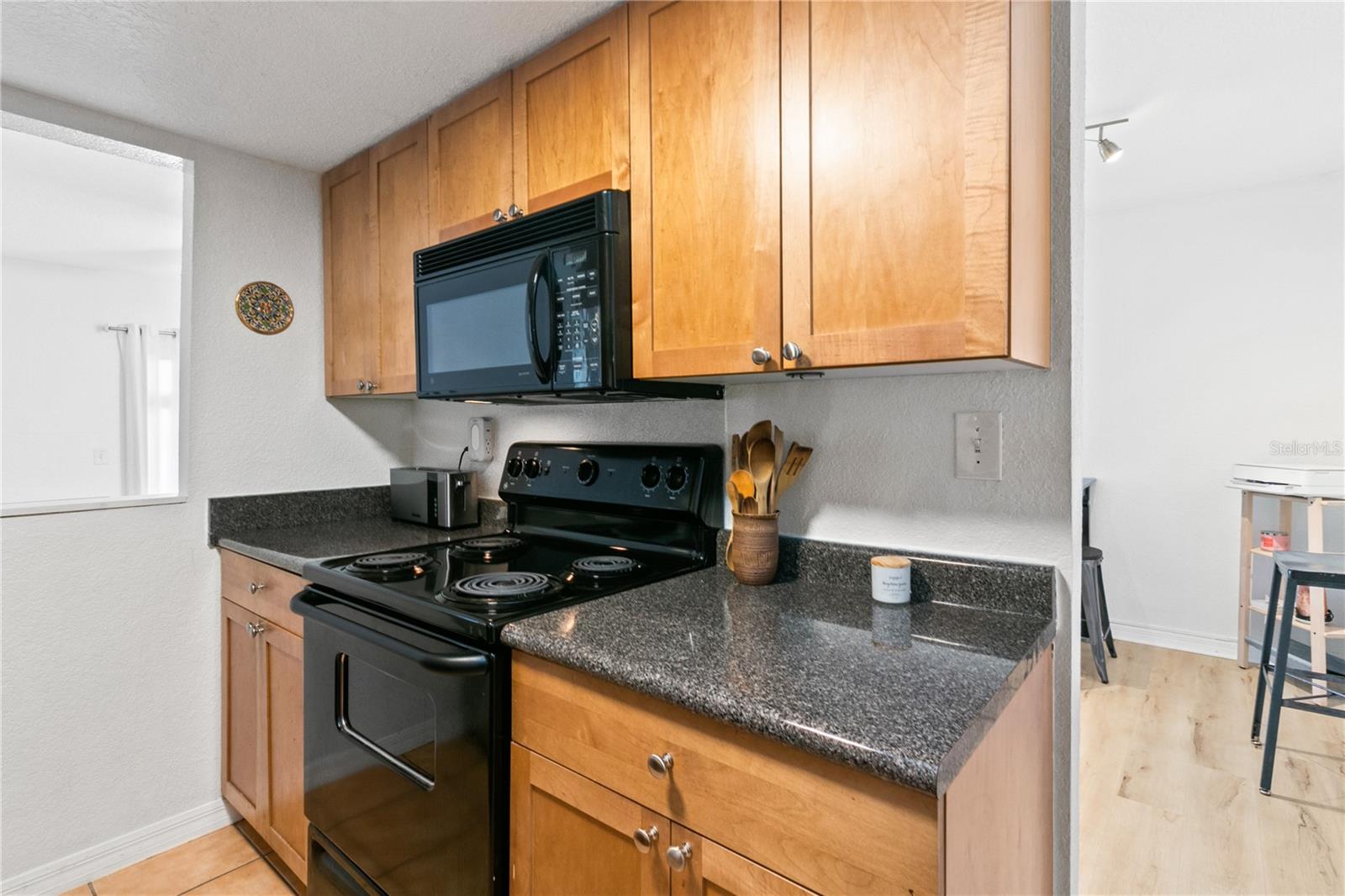 Image 15 of 23 For 758 Michigan Street 203