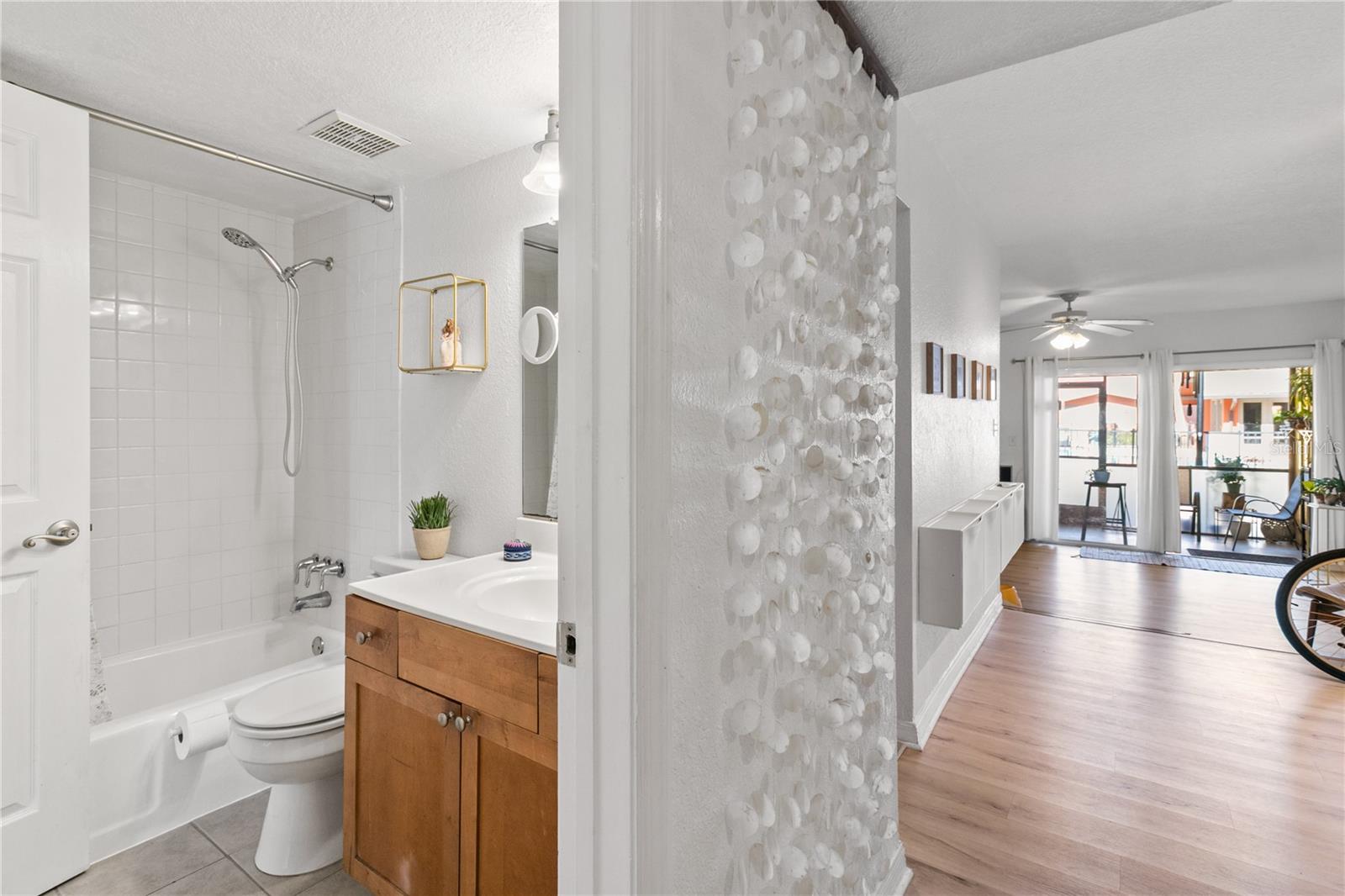 Image 17 of 23 For 758 Michigan Street 203