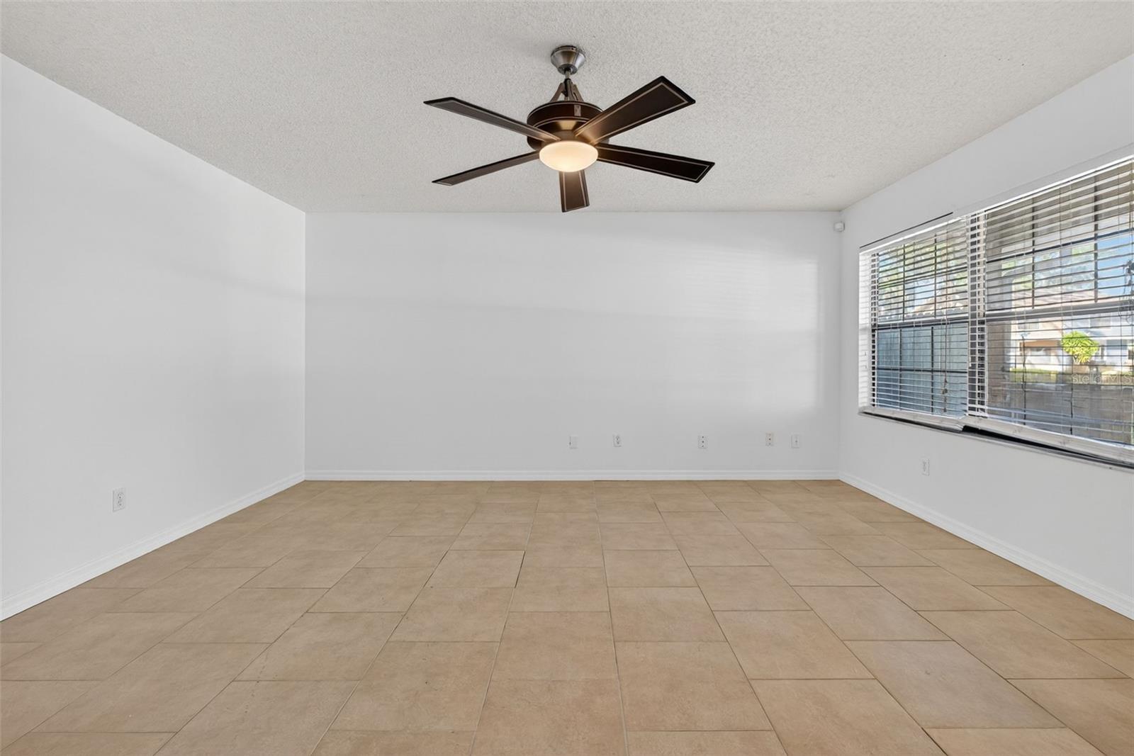 Image 14 of 62 For 490 Tamarack Street