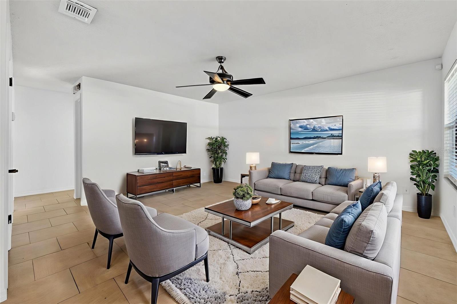 Image 21 of 62 For 490 Tamarack Street