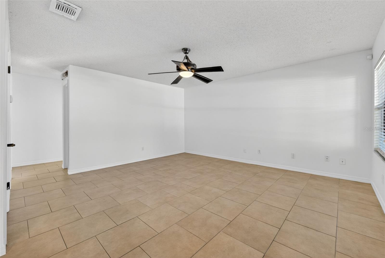 Image 22 of 62 For 490 Tamarack Street