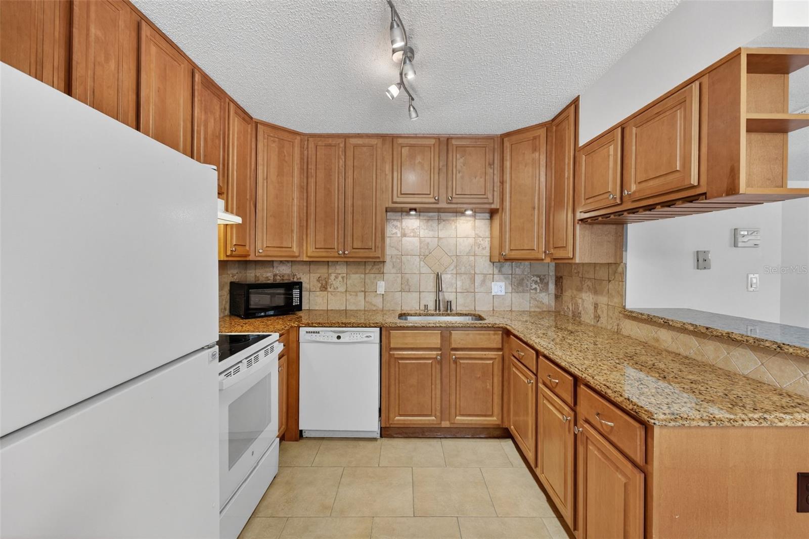 Image 29 of 62 For 490 Tamarack Street