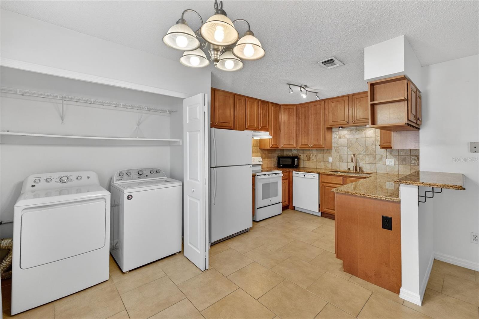 Image 30 of 62 For 490 Tamarack Street