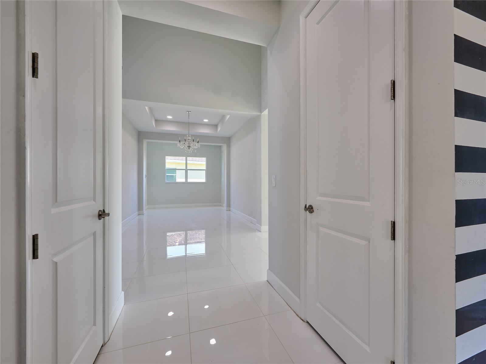 Image 25 of 65 For 15966 Whippoorwill Circle