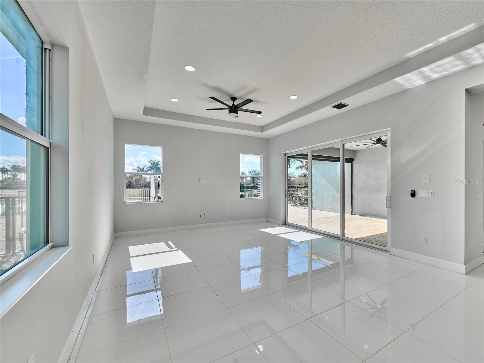 Image 26 of 65 For 15966 Whippoorwill Circle