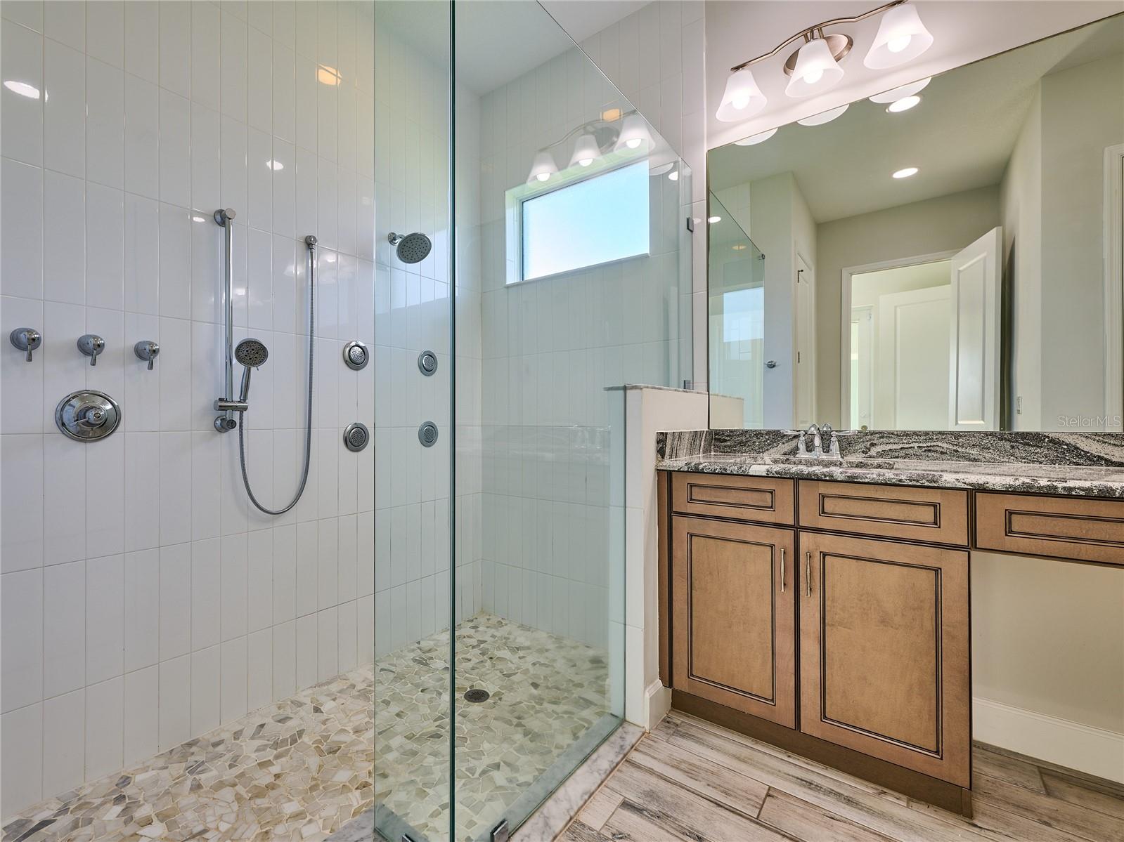 Image 27 of 65 For 15966 Whippoorwill Circle