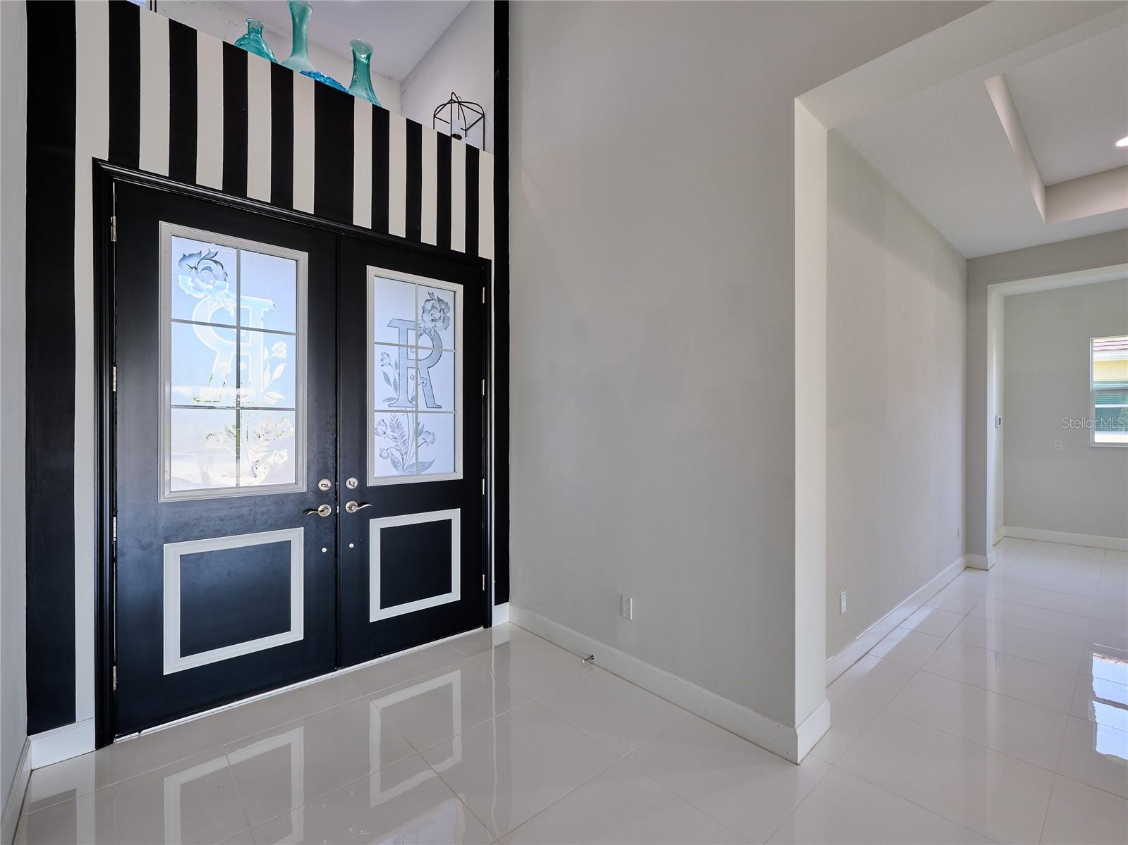 Image 5 of 65 For 15966 Whippoorwill Circle