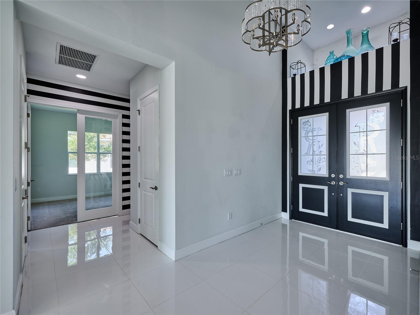 Image 6 of 65 For 15966 Whippoorwill Circle