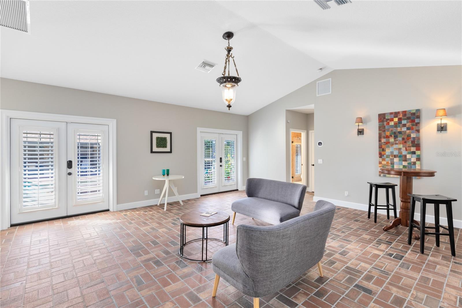 Image 10 of 43 For 699 Bear Paw Court