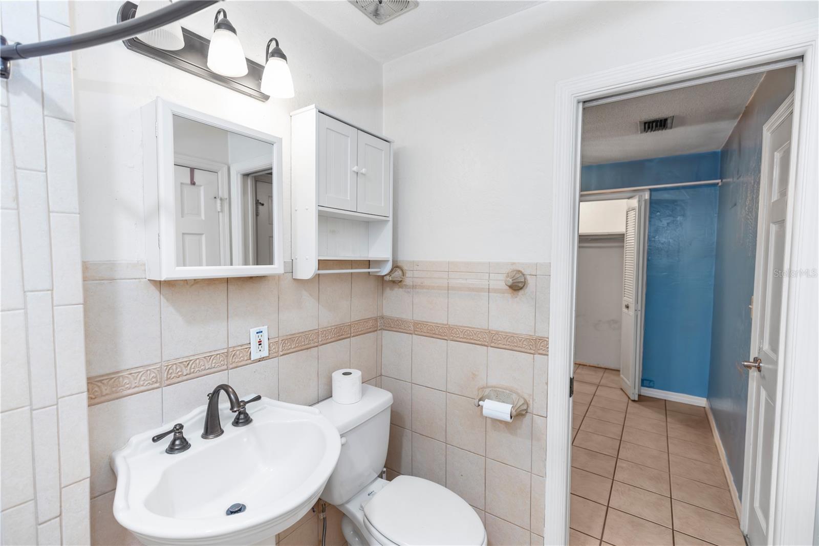 Image 16 of 23 For 820 Hill Avenue 40