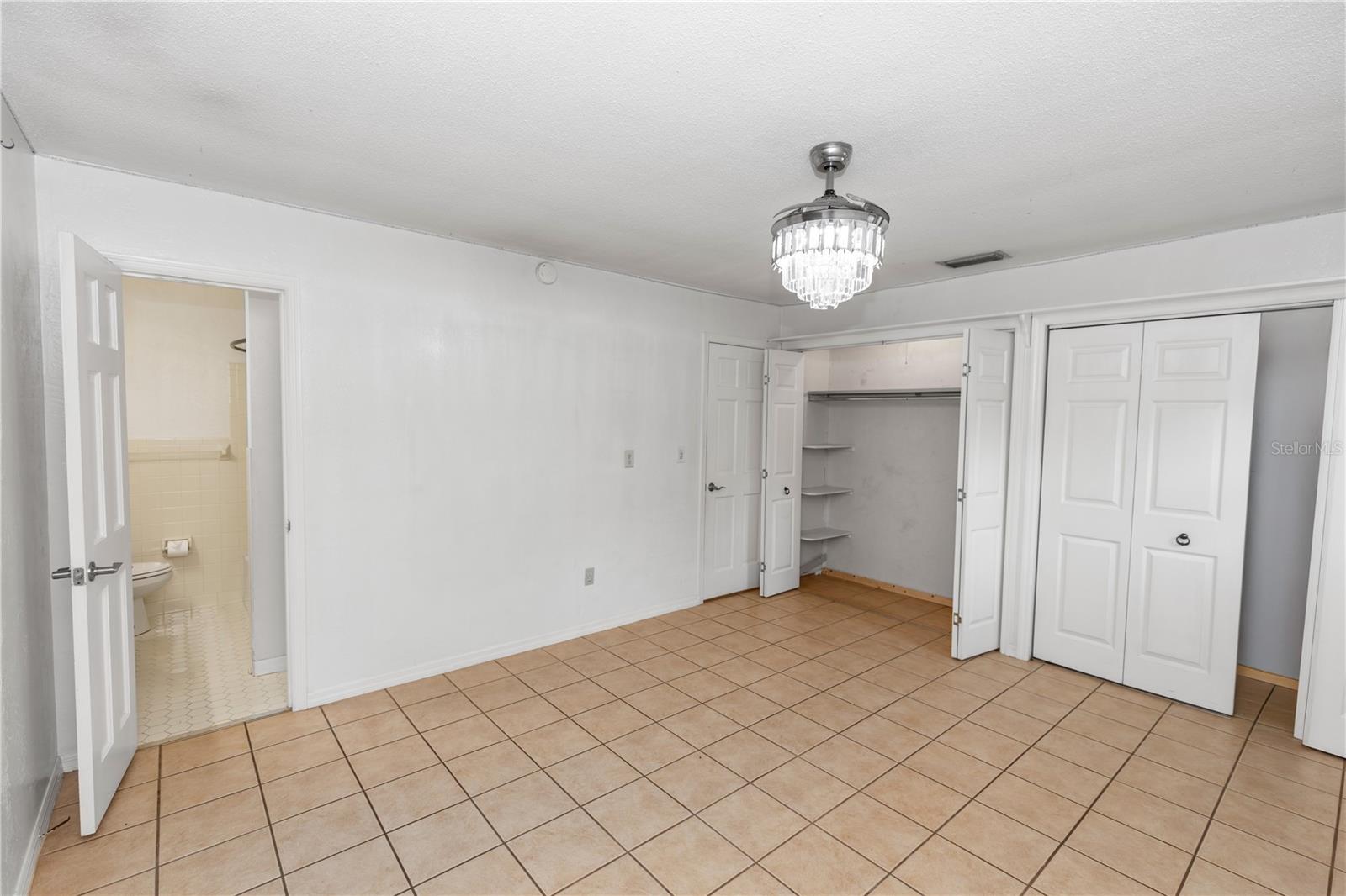 Image 4 of 23 For 820 Hill Avenue 40