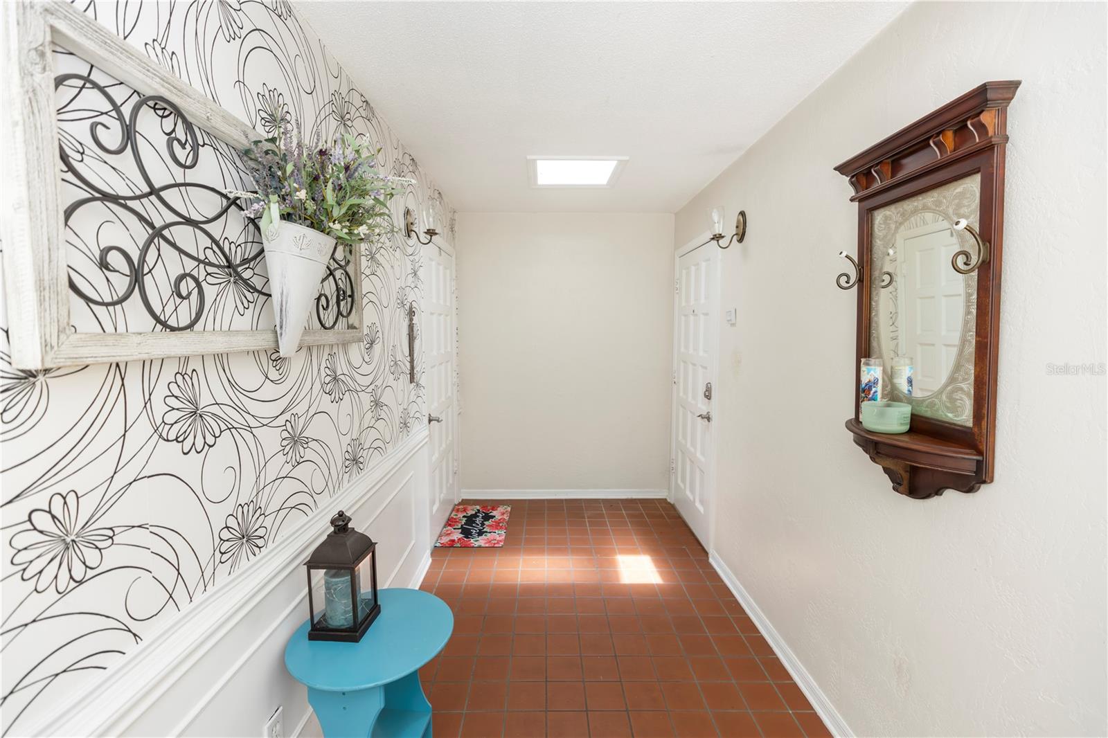 Image 8 of 23 For 820 Hill Avenue 40