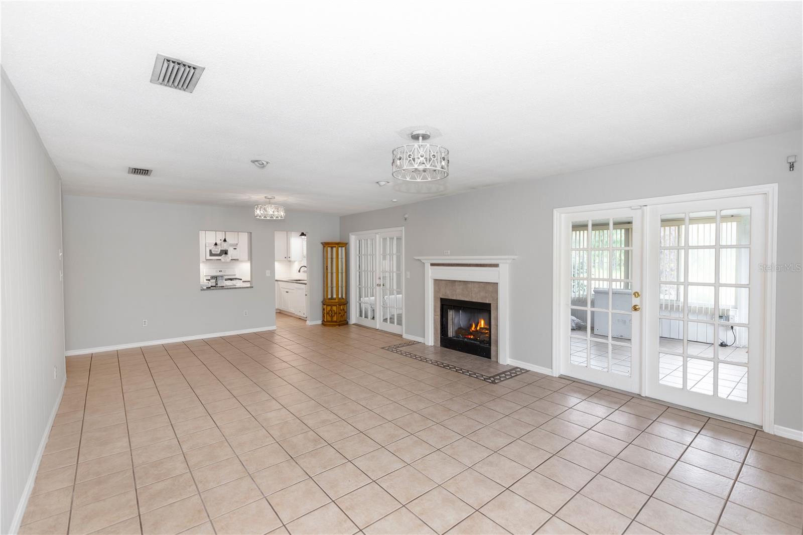 Image 9 of 23 For 820 Hill Avenue 40