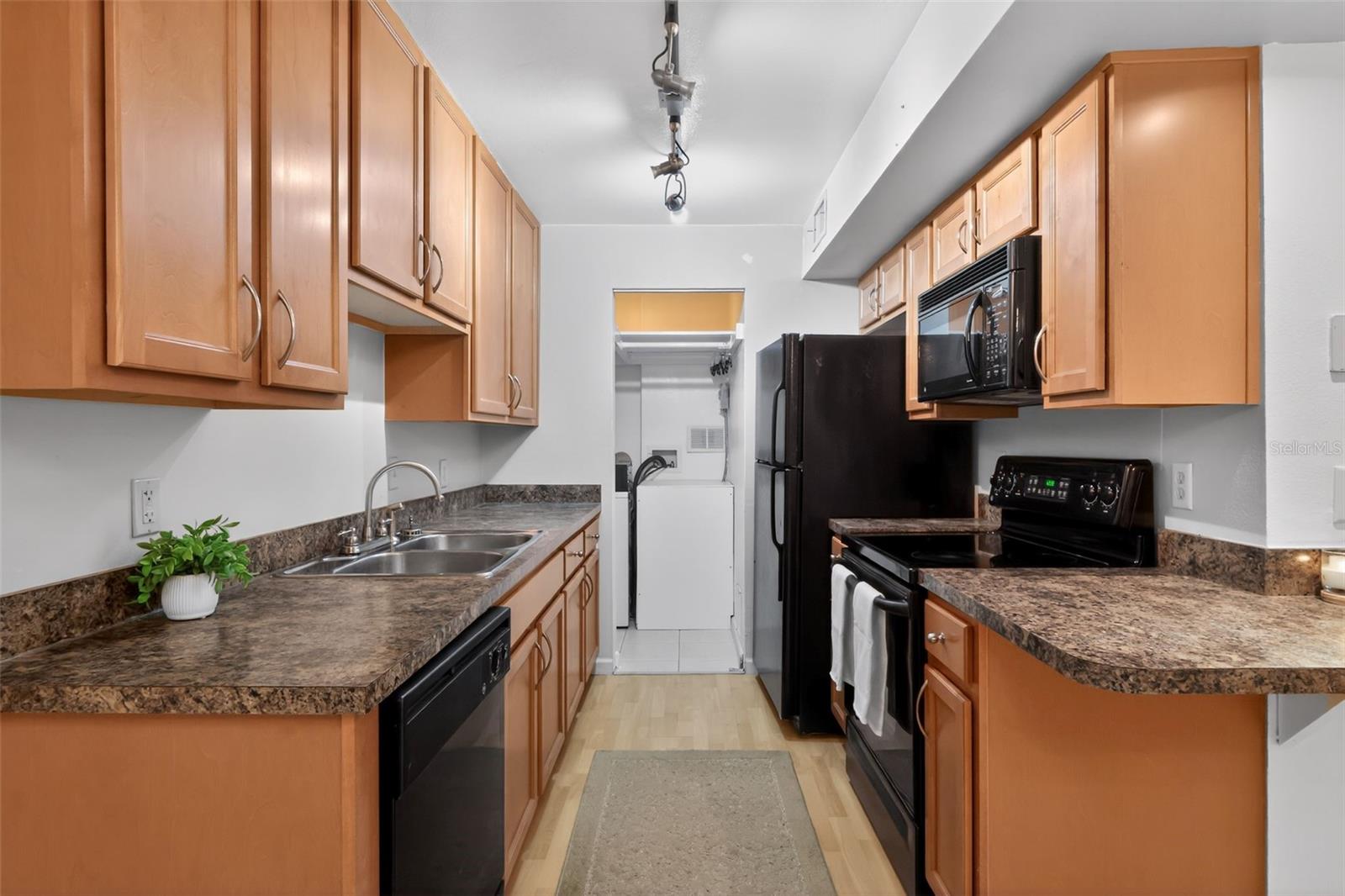 Image 9 of 17 For 3050 Plaza Terrace Drive 3050