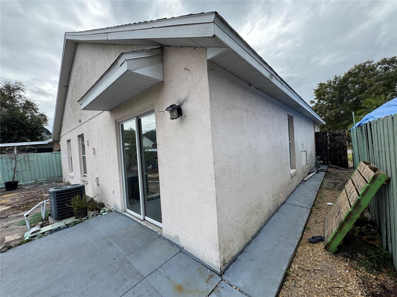 Image 4 of 4 For 3145 Pineda Drive