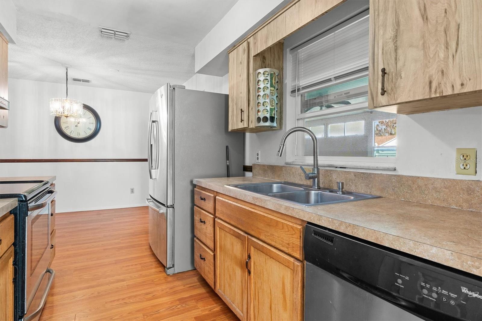 Image 5 of 29 For 2935 Colorado Avenue