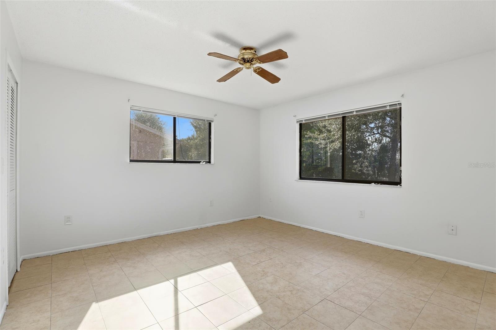 Image 18 of 30 For 1056 Soria Avenue