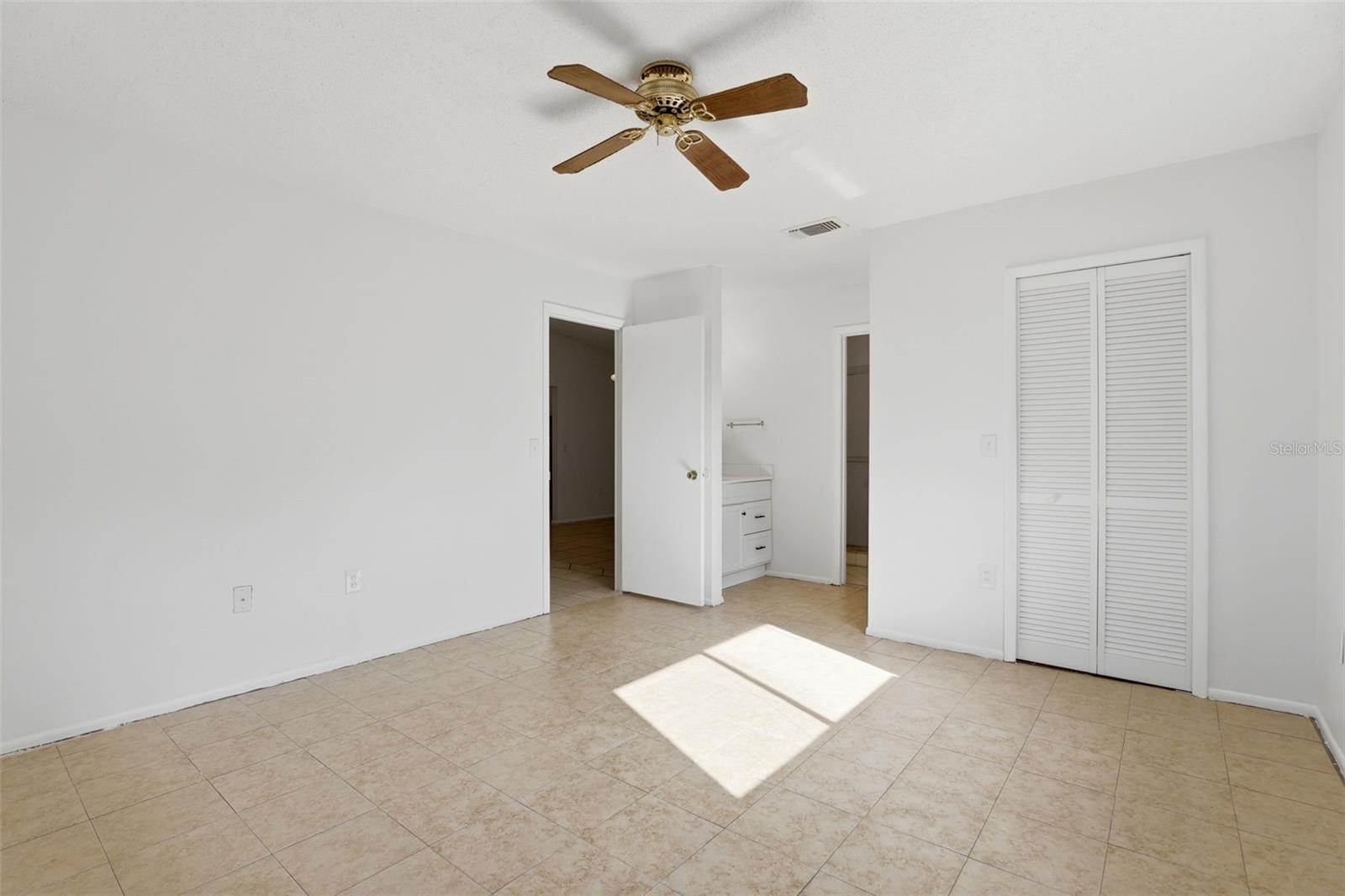 Image 19 of 30 For 1056 Soria Avenue