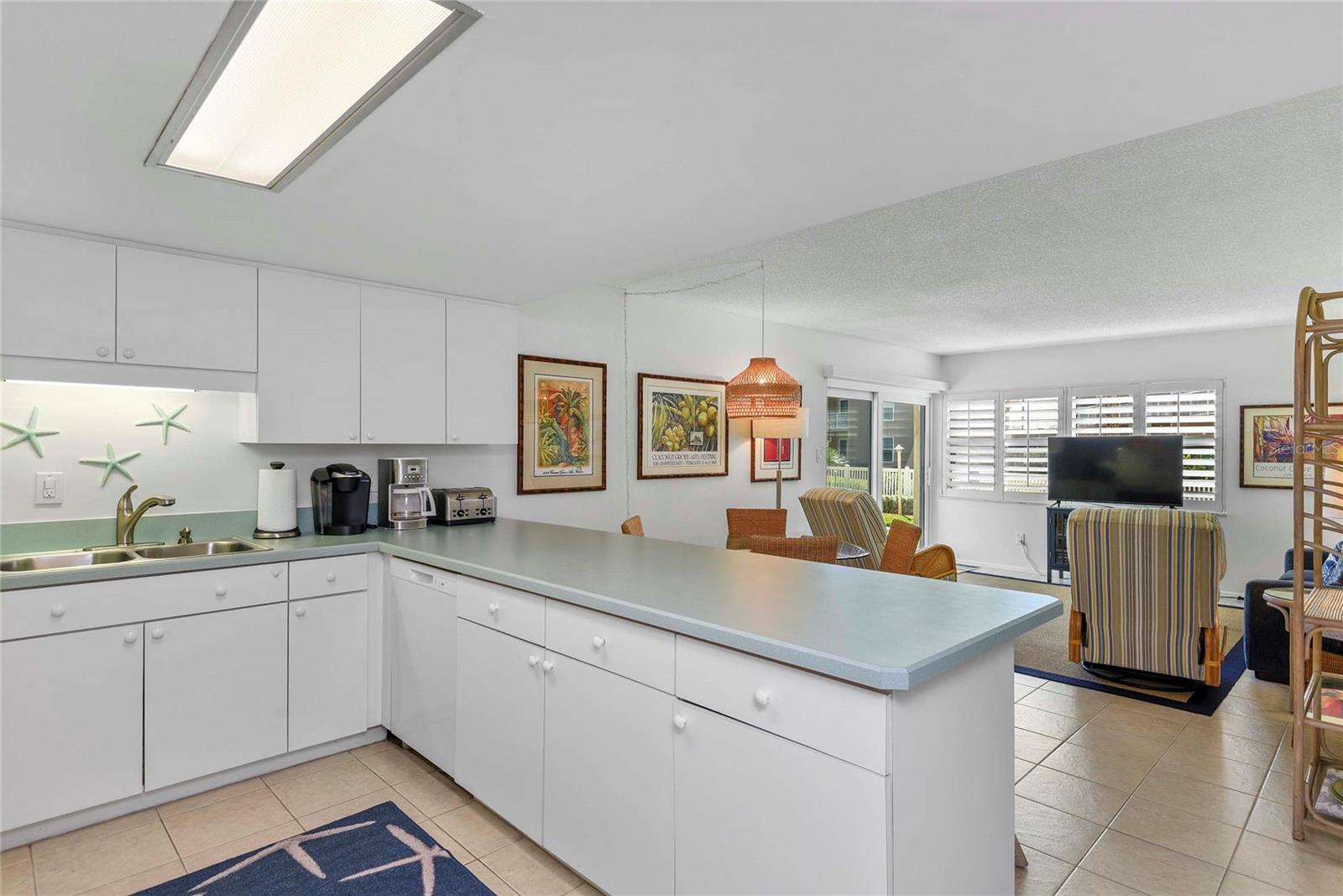 Image 16 of 40 For 4811 Saxon Drive B101