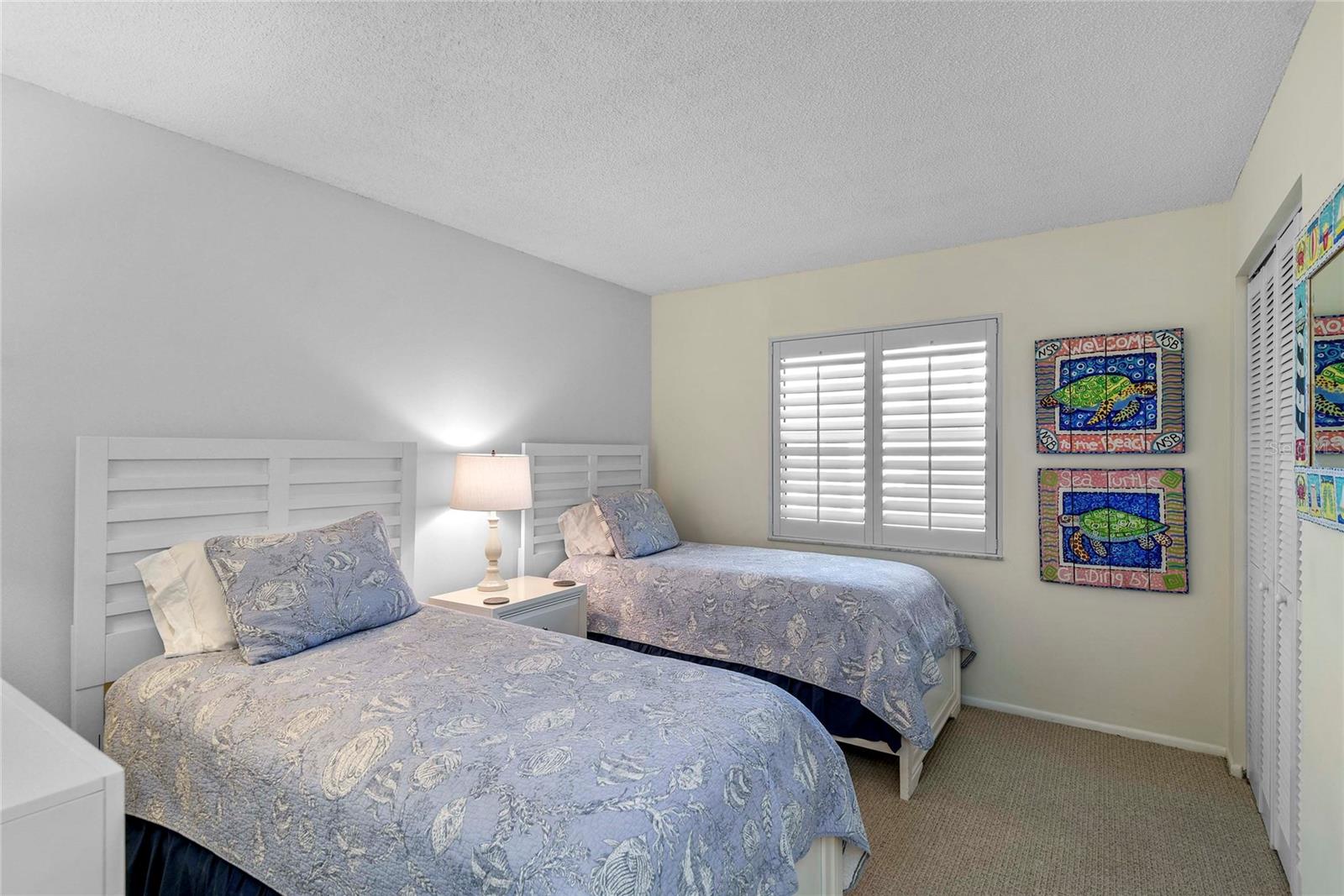 Image 29 of 40 For 4811 Saxon Drive B101