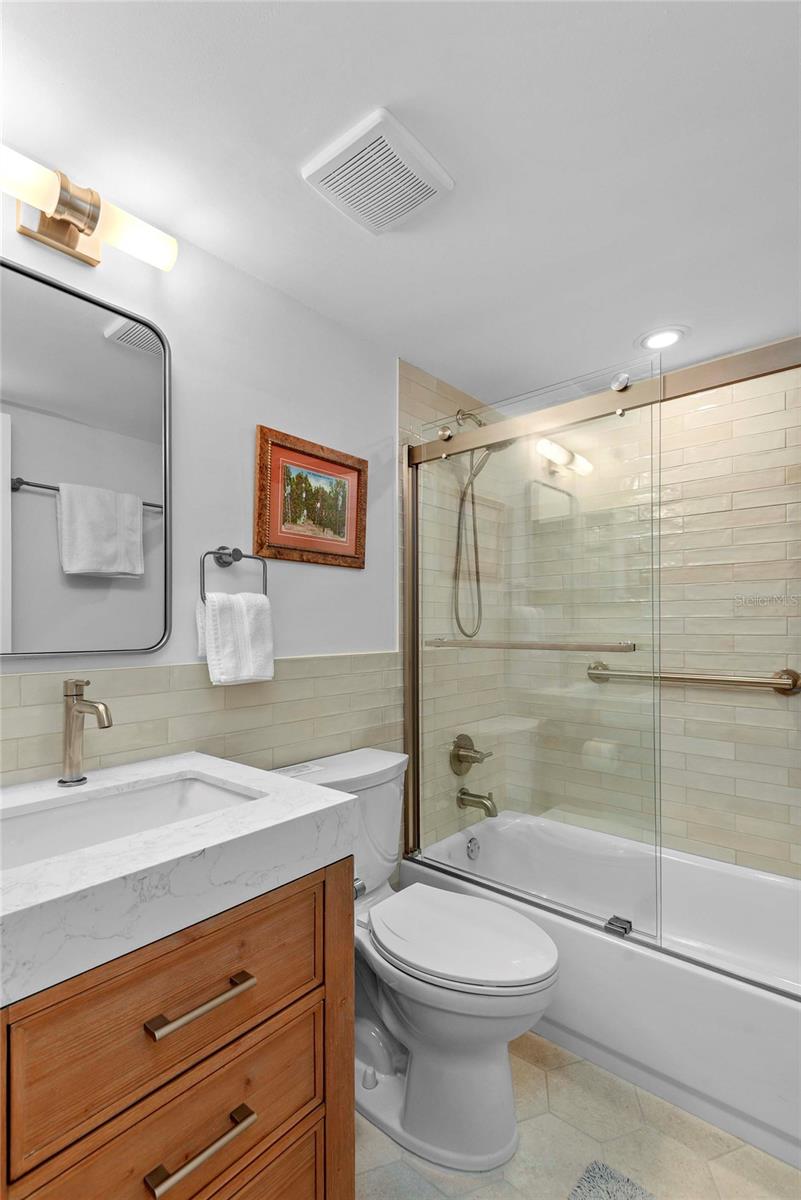 Image 32 of 40 For 4811 Saxon Drive B101