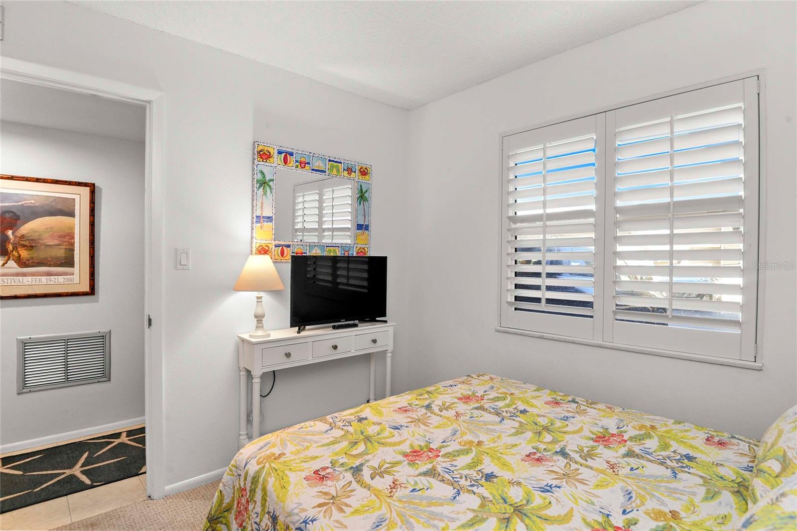 Image 33 of 40 For 4811 Saxon Drive B101