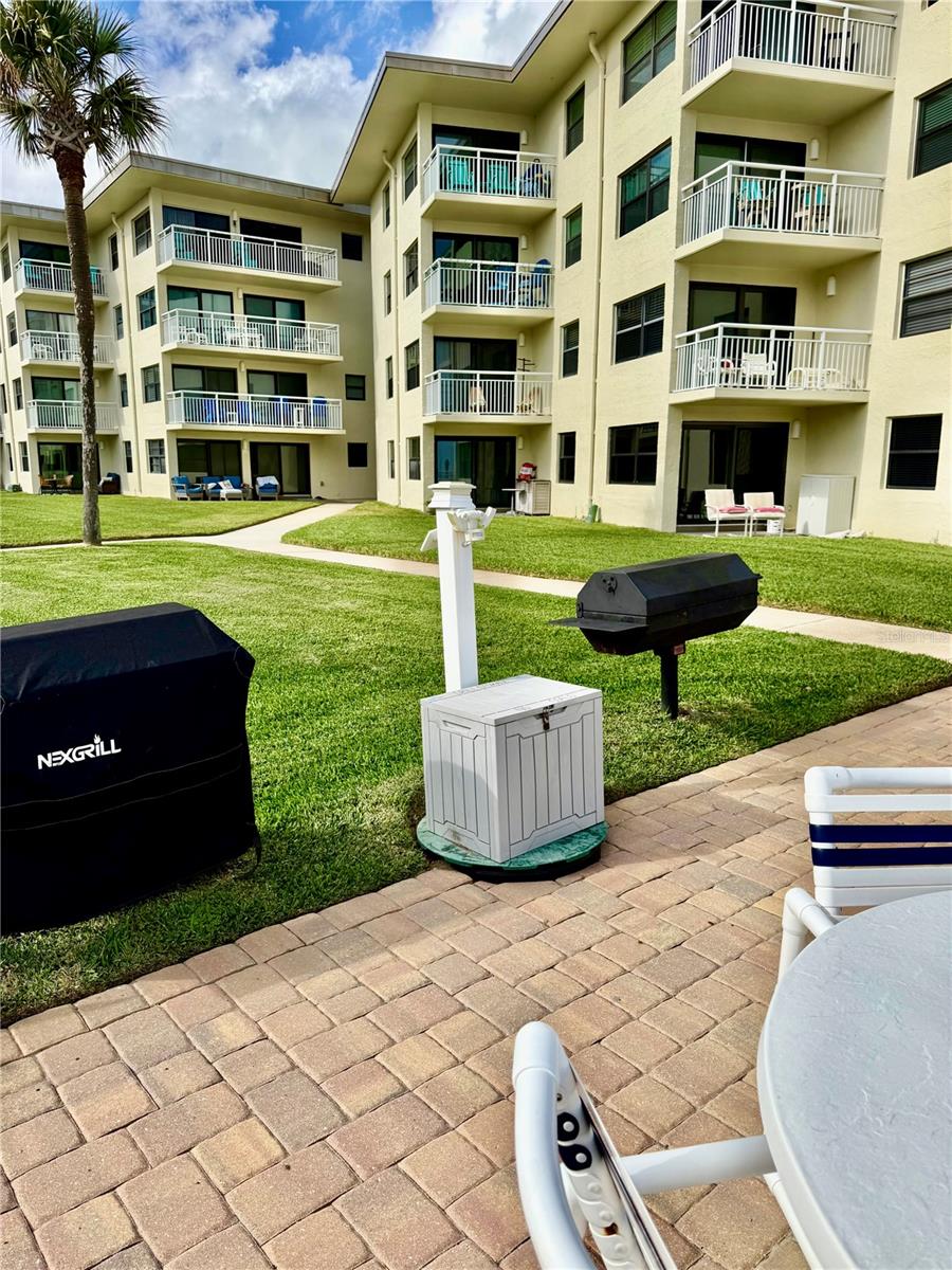 Image 37 of 40 For 4811 Saxon Drive B101