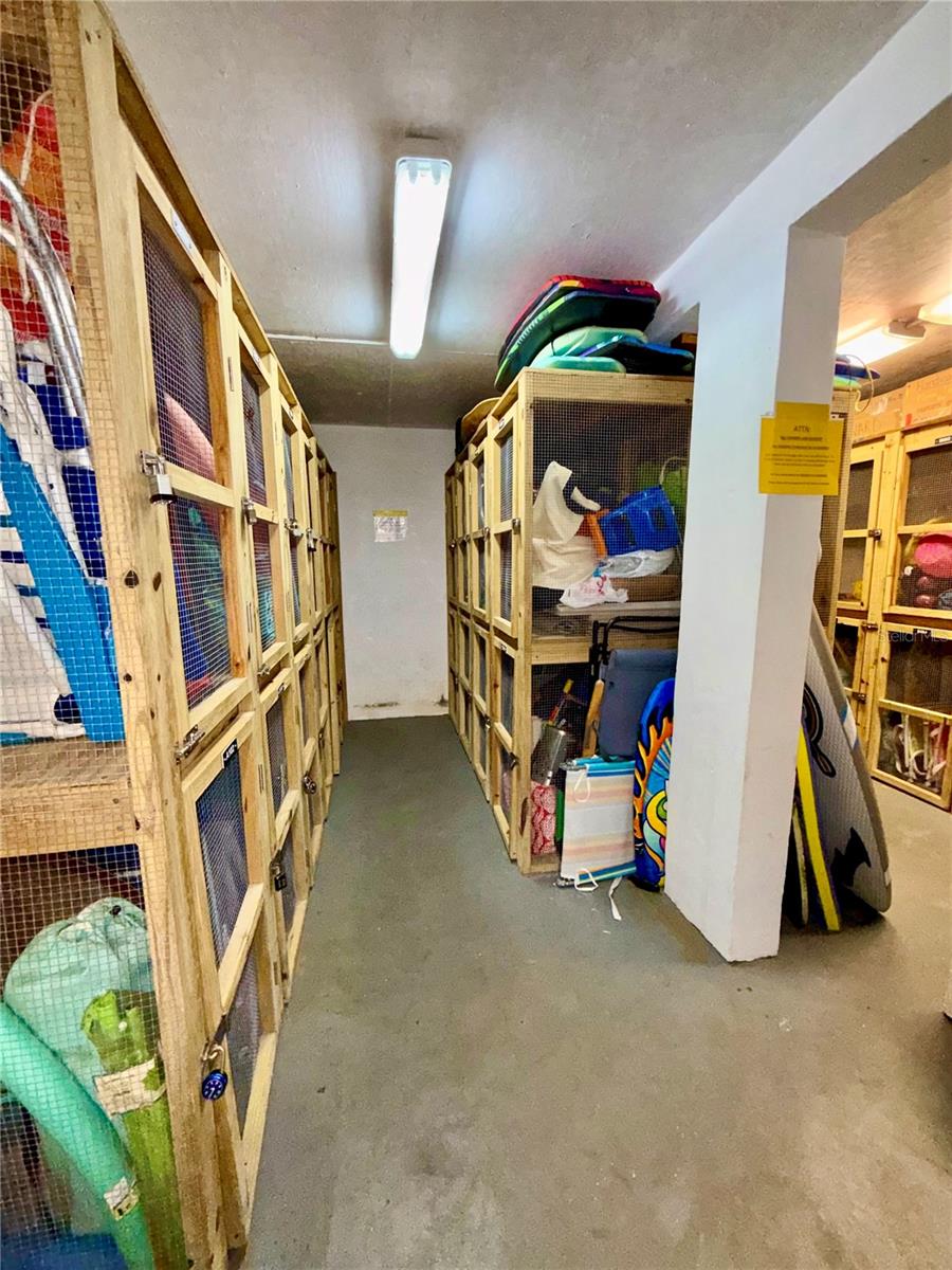 Image 38 of 40 For 4811 Saxon Drive B101