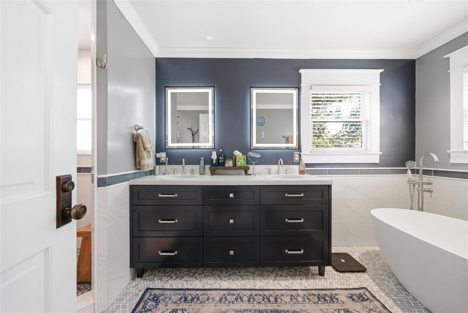 Image 11 of 52 For 29 Brown Avenue