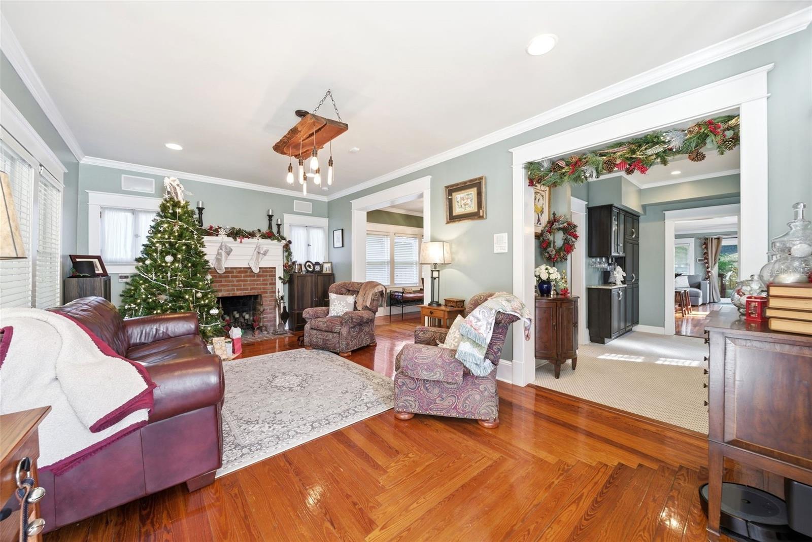 Image 16 of 52 For 29 Brown Avenue