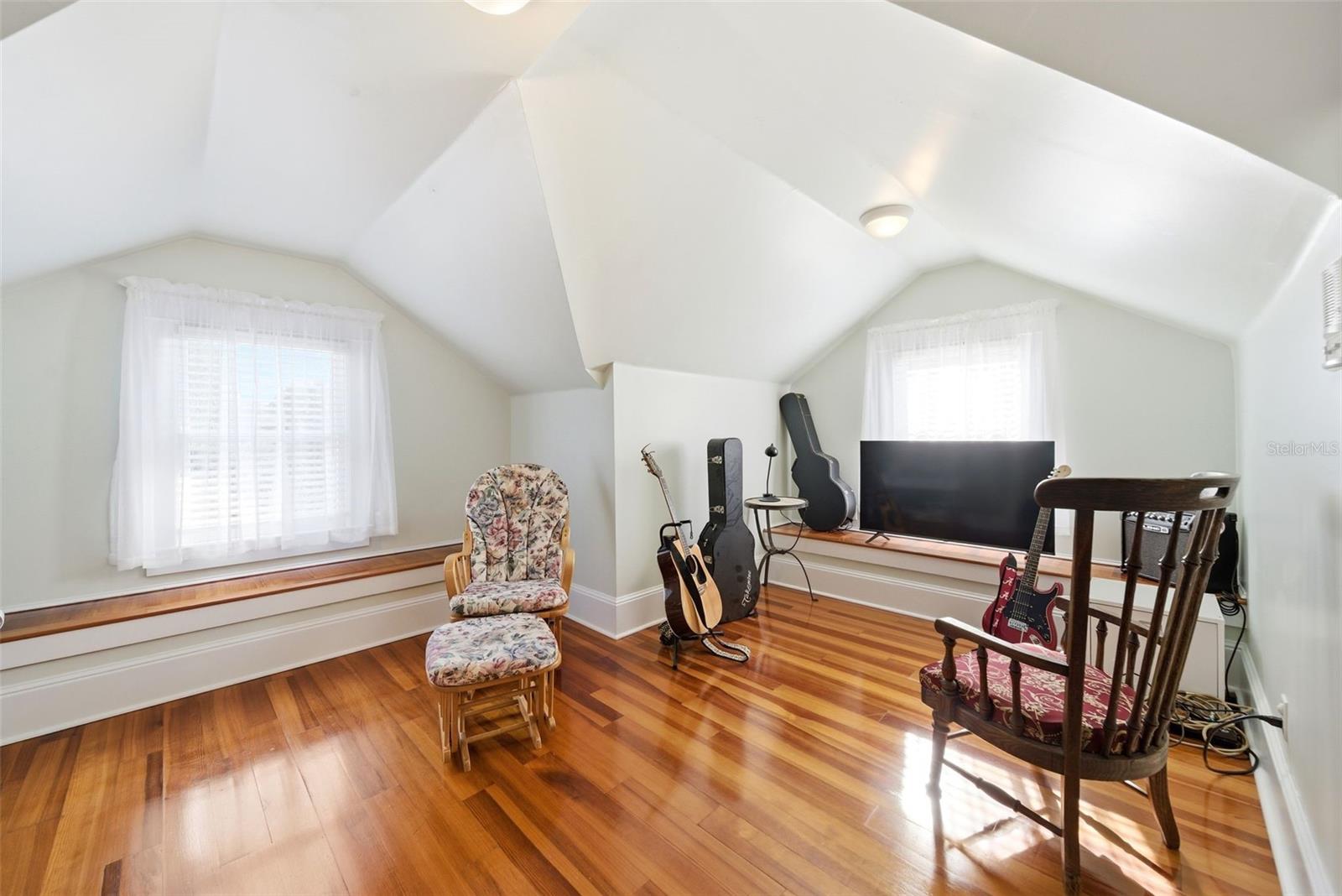 Image 40 of 52 For 29 Brown Avenue