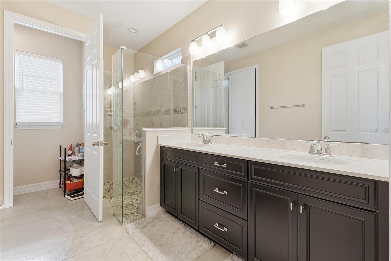 Image 17 of 47 For 2349 Oxmoor Drive