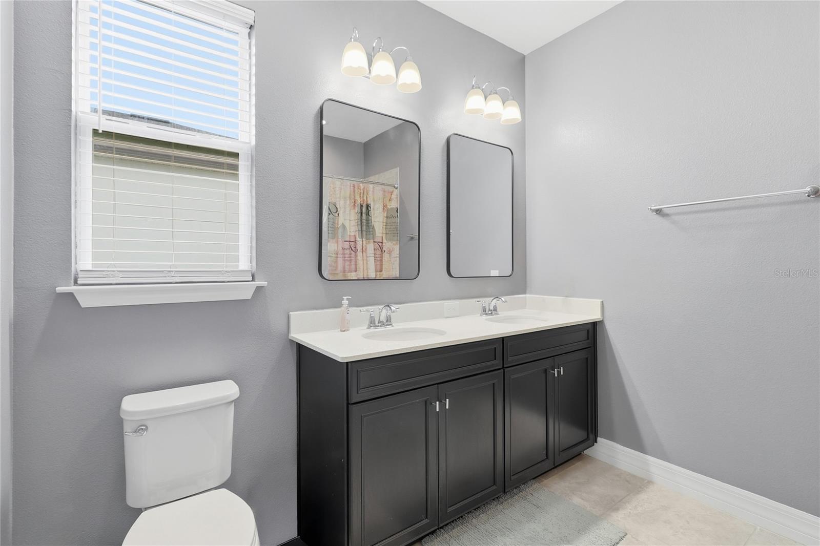 Image 21 of 47 For 2349 Oxmoor Drive