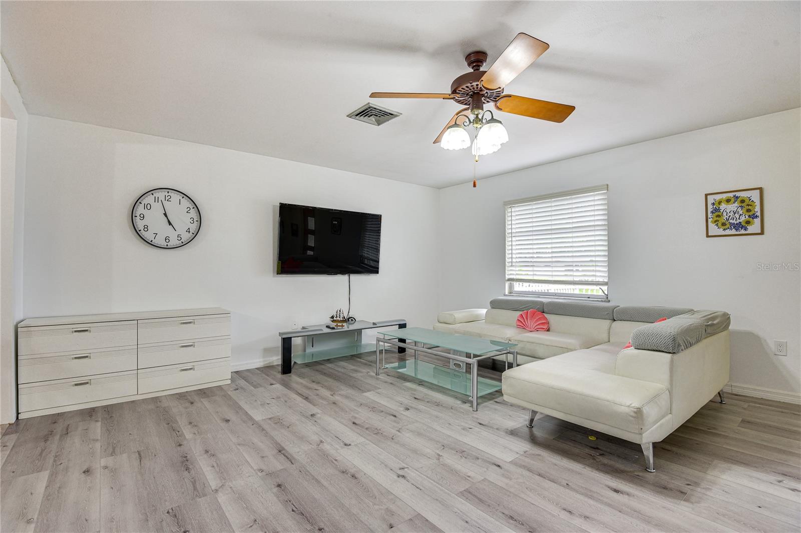 Image 11 of 22 For 4831 Greenleaf Road