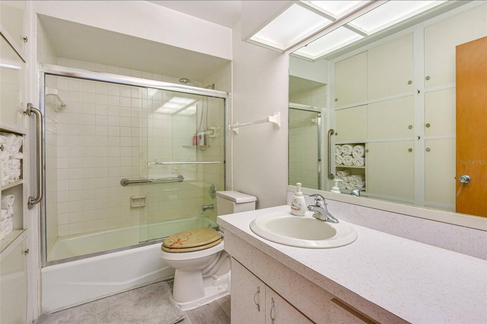 Image 12 of 22 For 4831 Greenleaf Road