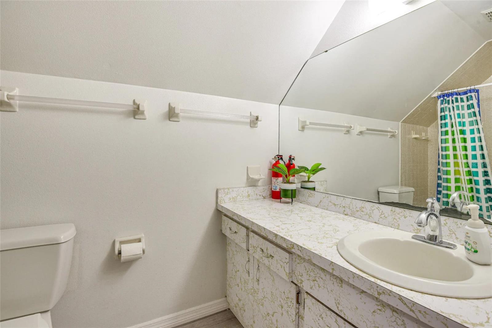 Image 7 of 22 For 4831 Greenleaf Road