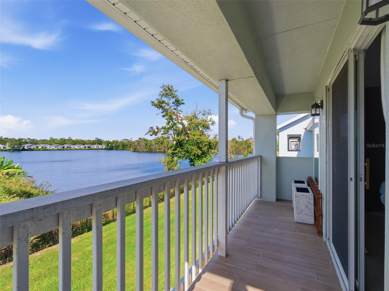 Image 23 of 39 For 712 Reflection Lake Drive