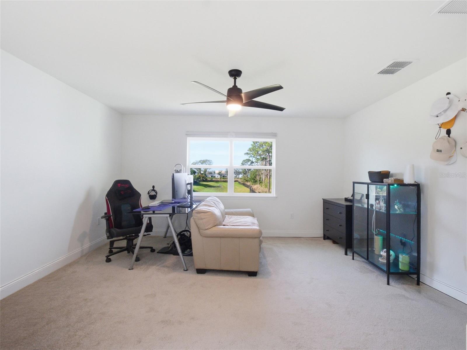 Image 26 of 39 For 712 Reflection Lake Drive