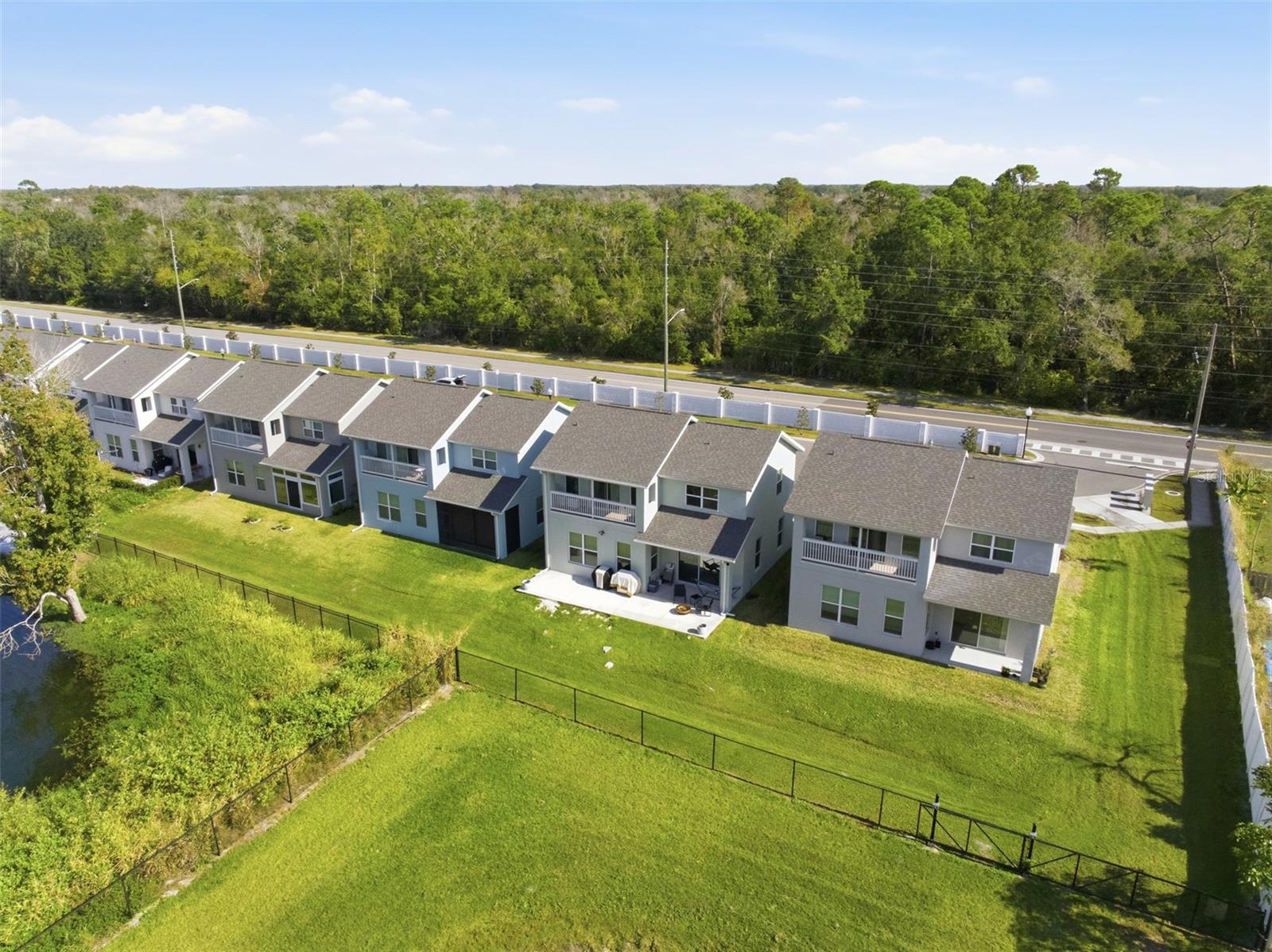 Image 33 of 39 For 712 Reflection Lake Drive