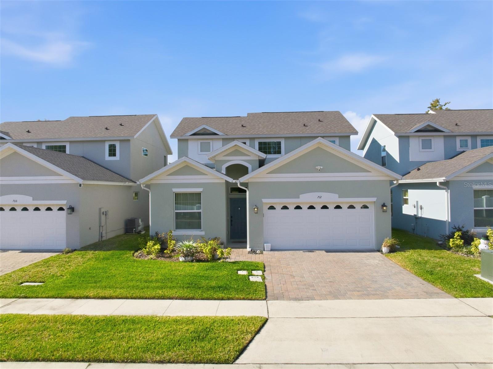 Image 4 of 39 For 712 Reflection Lake Drive