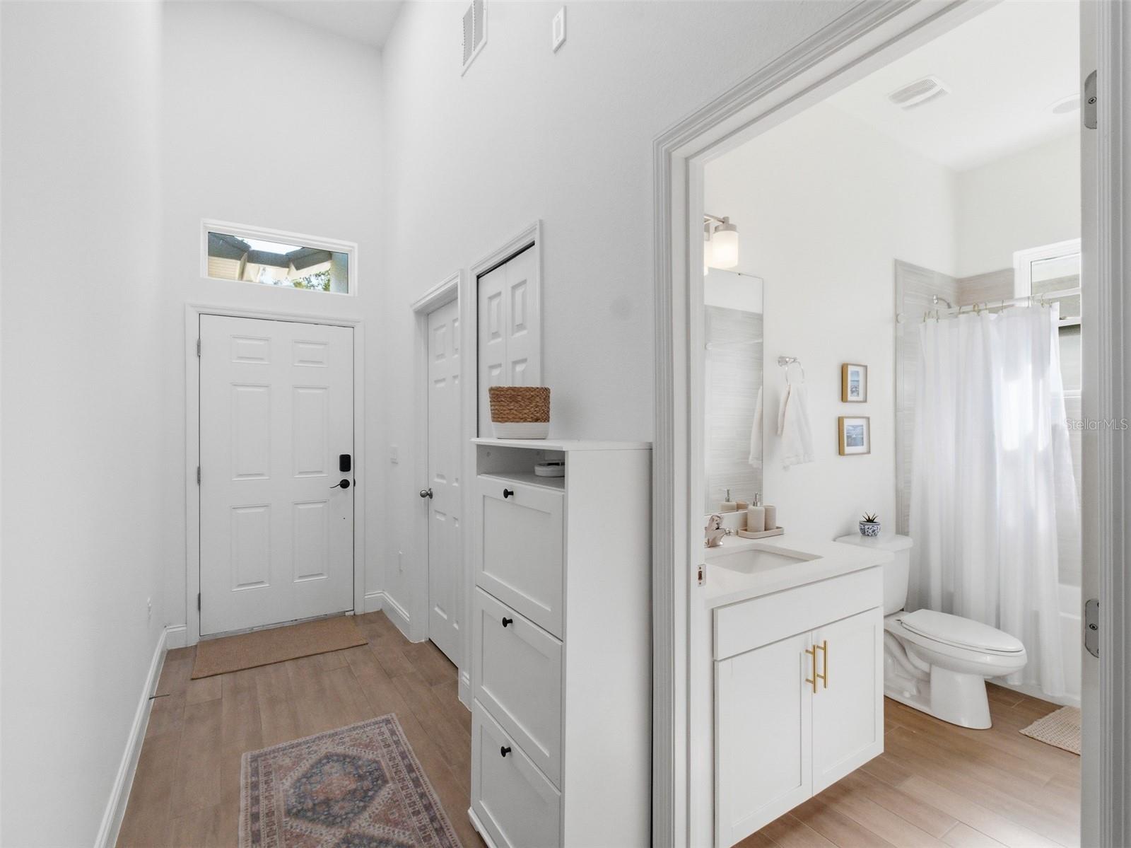 Image 6 of 39 For 712 Reflection Lake Drive