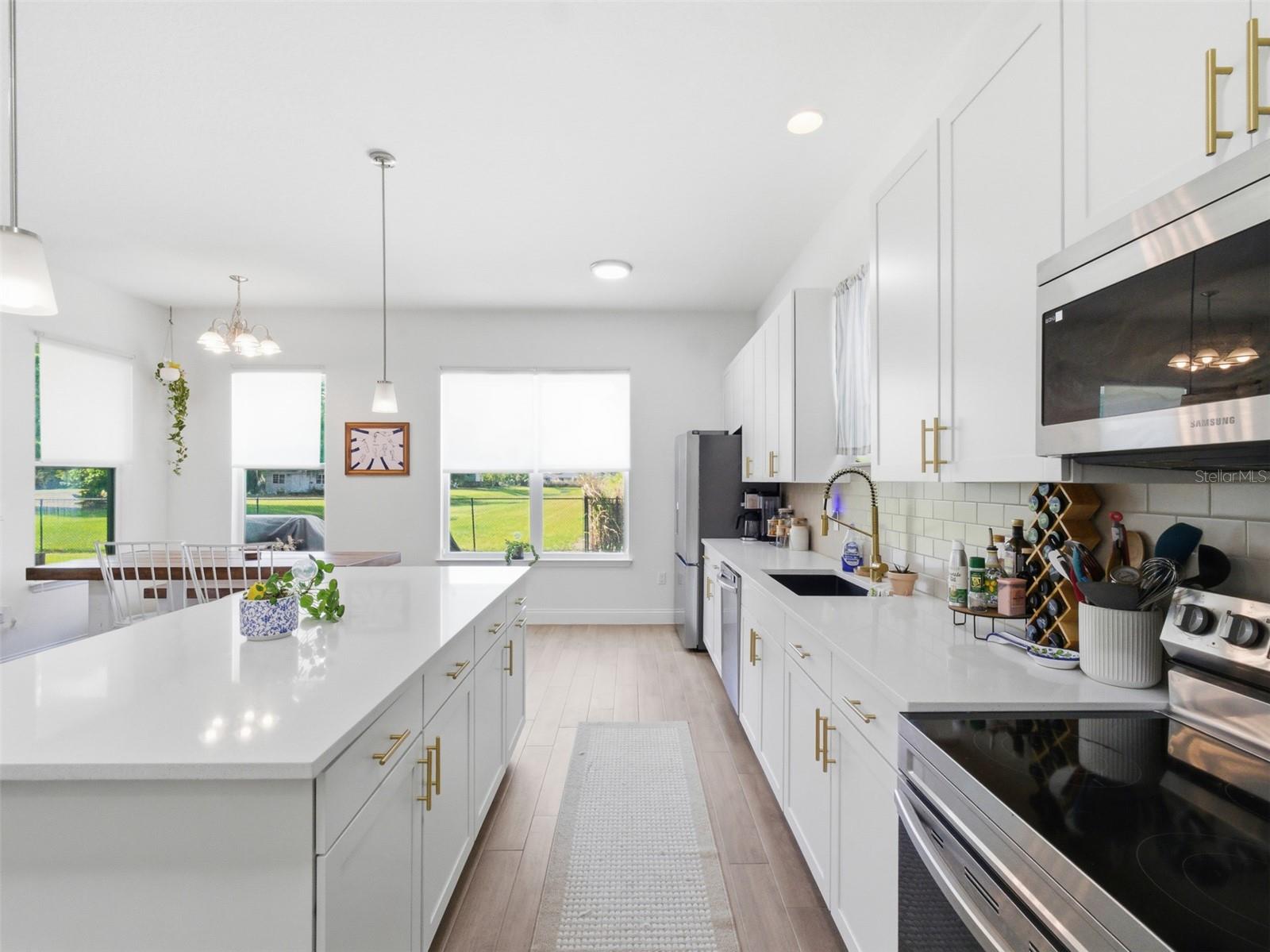 Image 9 of 39 For 712 Reflection Lake Drive