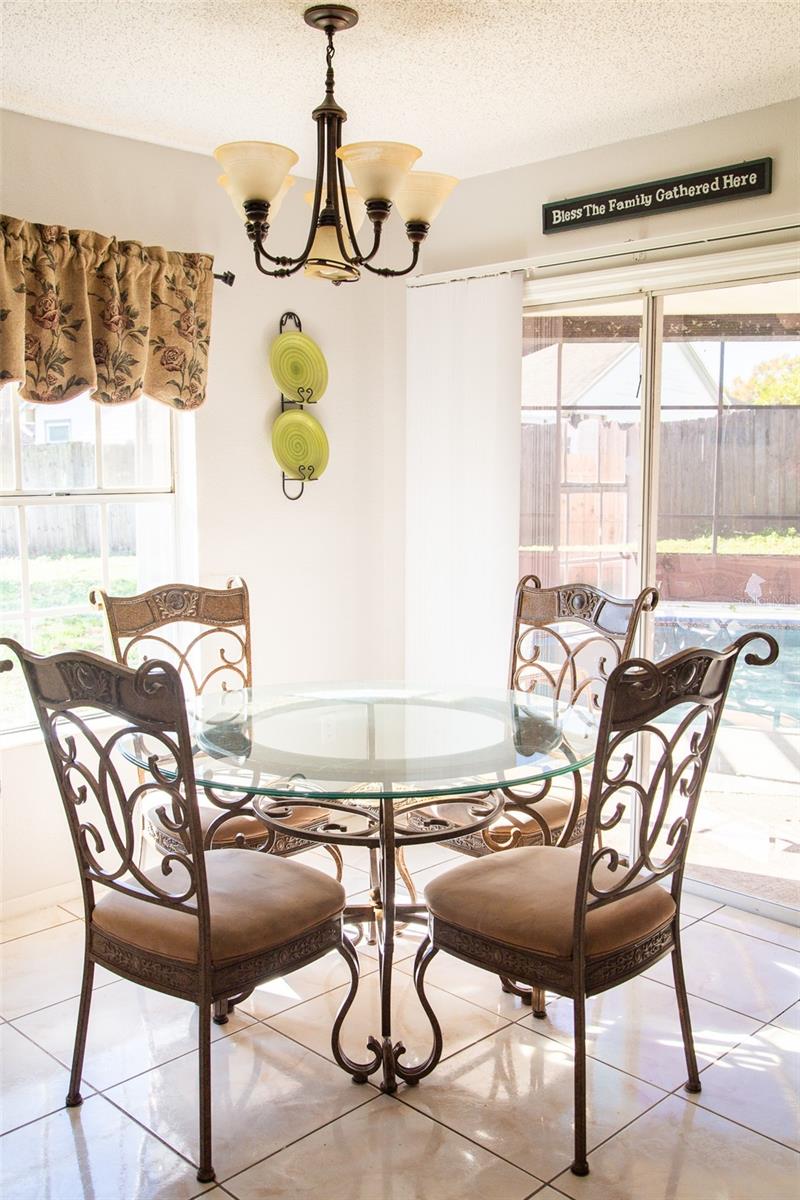 Image 11 of 54 For 618 Berks Court