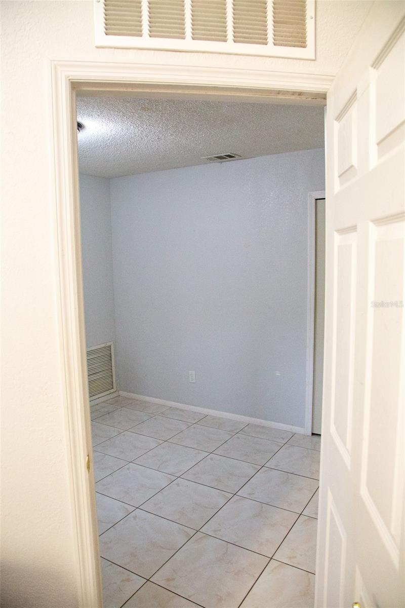 Image 23 of 54 For 618 Berks Court