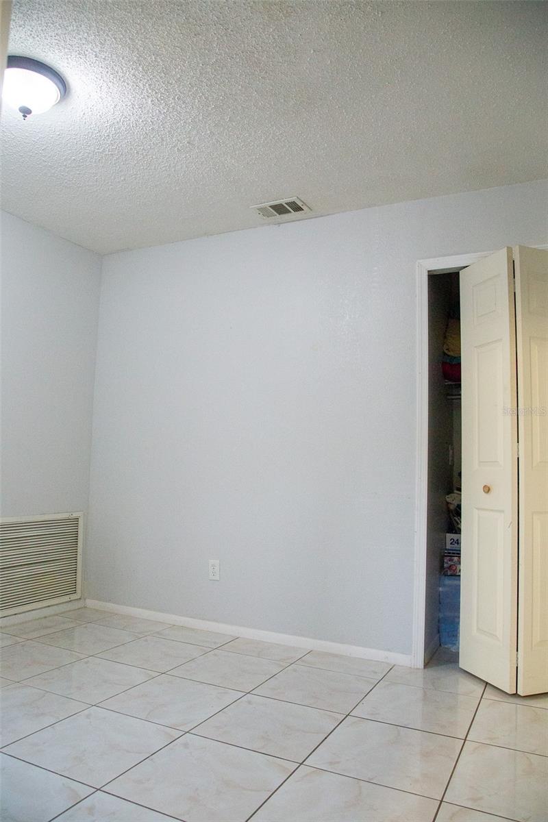 Image 24 of 54 For 618 Berks Court