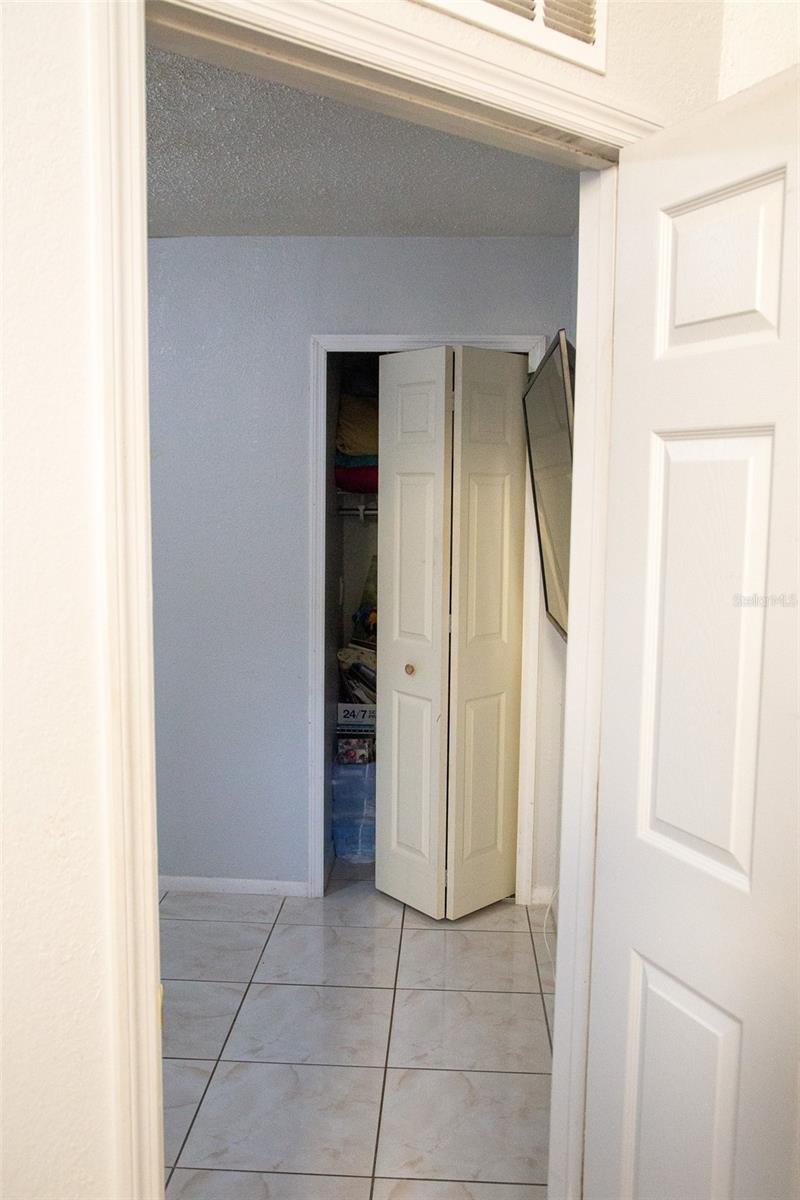 Image 25 of 54 For 618 Berks Court