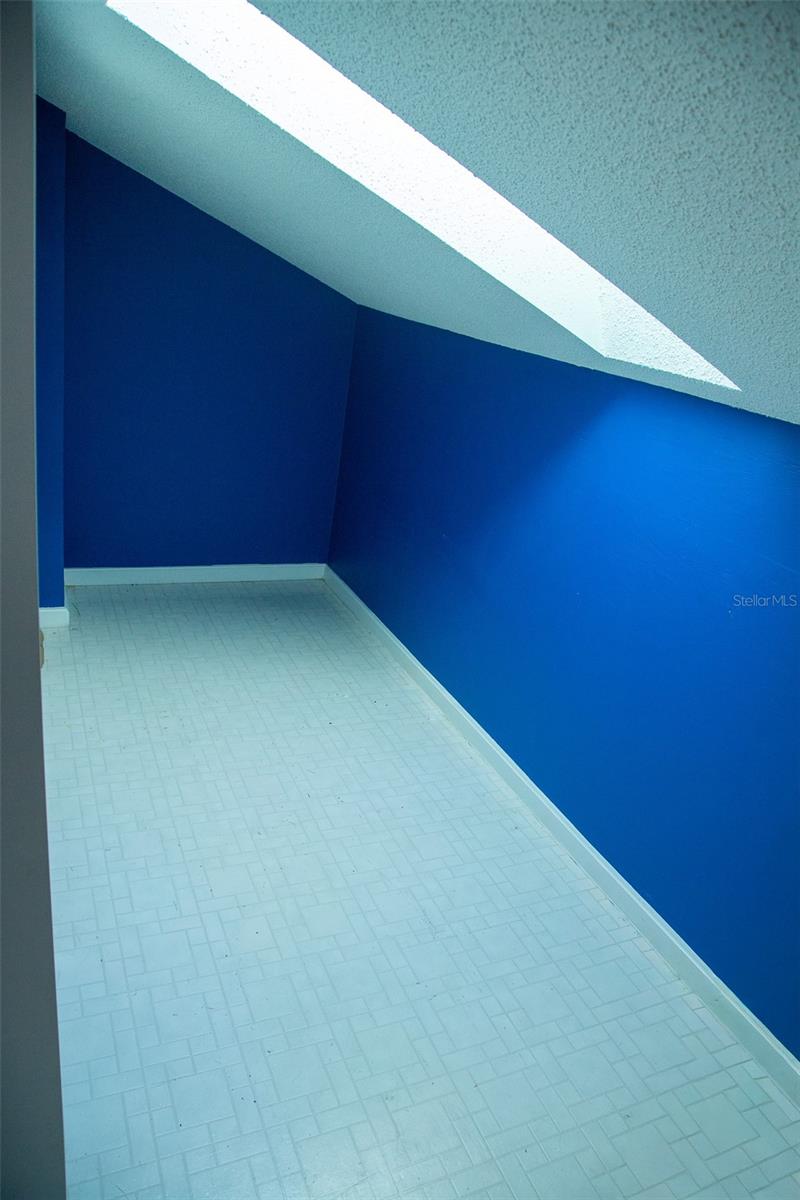 Image 35 of 54 For 618 Berks Court