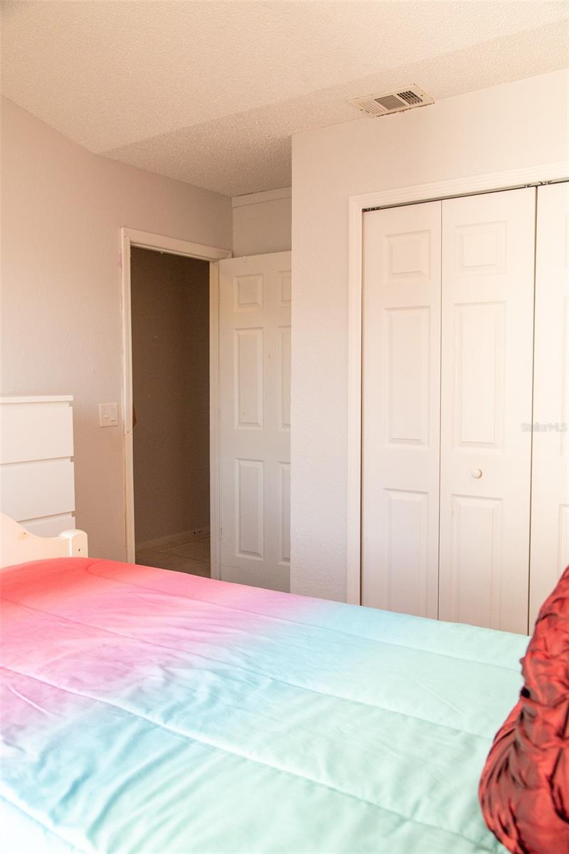 Image 38 of 54 For 618 Berks Court