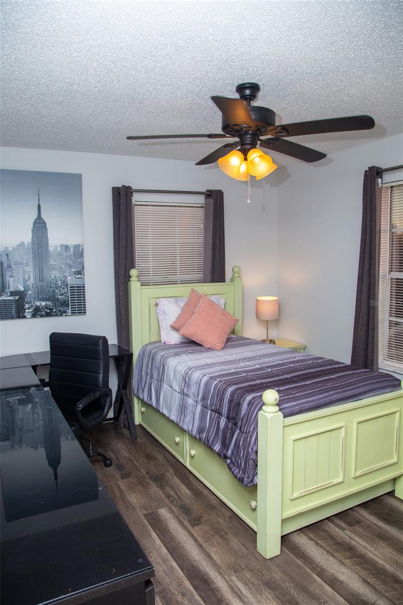 Image 41 of 54 For 618 Berks Court