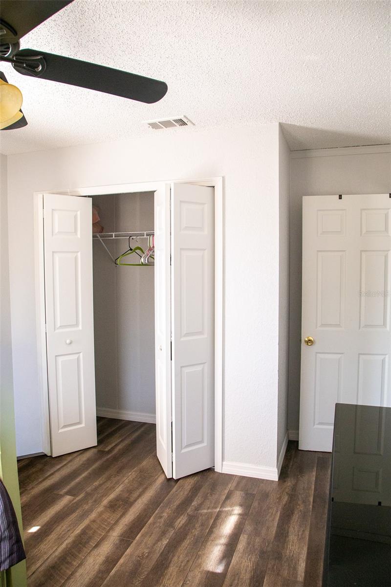 Image 42 of 54 For 618 Berks Court